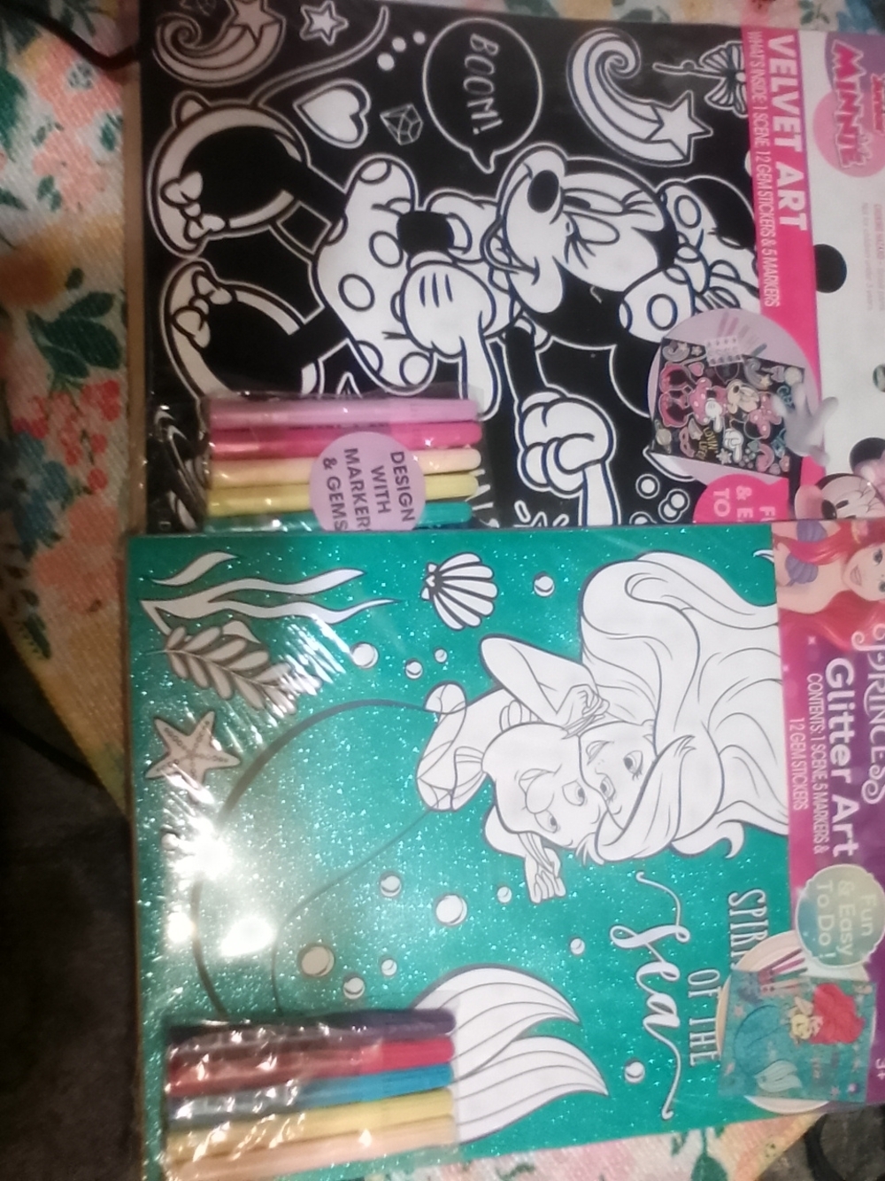 Disney Princess Ariel Velvet/Glitter Art Kit Set with Markers